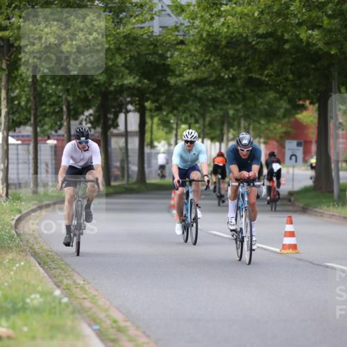 10.08.2025 - GEWOBA Citytriathlon Bremen Yannick Fuchs http://msf.ph/oto/8543674 10.08.2025 12:51:41 Radfahren 556, 575, 680, 822, 855 meine-sportfotos.de