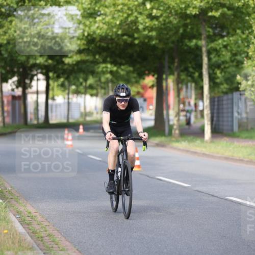 10.08.2025 - GEWOBA Citytriathlon Bremen Yannick Fuchs http://msf.ph/oto/8543680 10.08.2025 10:50:27 Radfahren 97, 161, 389, 409, 426, 428 meine-sportfotos.de