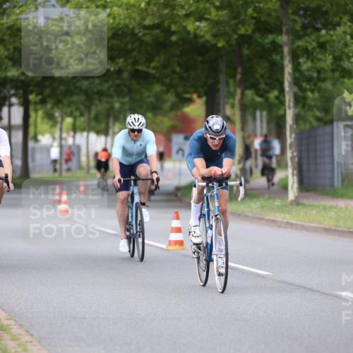 10.08.2025 - GEWOBA Citytriathlon Bremen Yannick Fuchs http://msf.ph/oto/8543681 10.08.2025 12:51:42 Radfahren 575, 680, 822, 855 meine-sportfotos.de