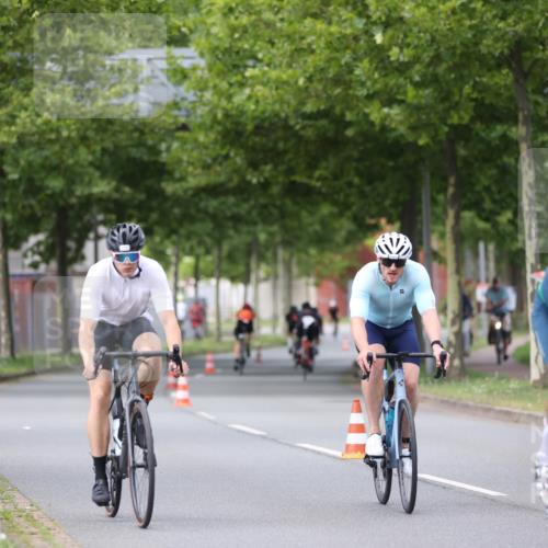 10.08.2025 - GEWOBA Citytriathlon Bremen Yannick Fuchs http://msf.ph/oto/8543684 10.08.2025 12:51:42 Radfahren 575, 680, 822, 855 meine-sportfotos.de