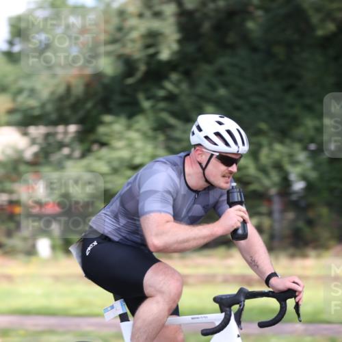 10.08.2025 - GEWOBA Citytriathlon Bremen Yannick Fuchs http://msf.ph/oto/8543703 10.08.2025 10:52:14 Radfahren 137, 349, 390, 392, 394, 479 meine-sportfotos.de