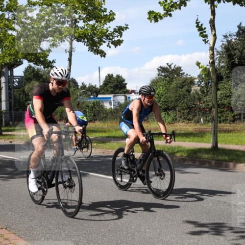 10.08.2025 - GEWOBA Citytriathlon Bremen Yannick Fuchs http://msf.ph/oto/8543725 10.08.2025 14:38:42 Radfahren 50, 51, 195, 216, 238, 312, 354 meine-sportfotos.de