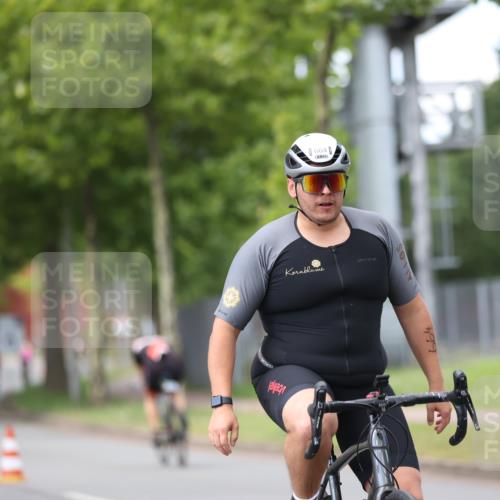 10.08.2025 - GEWOBA Citytriathlon Bremen Yannick Fuchs http://msf.ph/oto/8543736 10.08.2025 12:52:02 Radfahren 604, 664, 708, 738, 905, 973, 977, 1017 meine-sportfotos.de