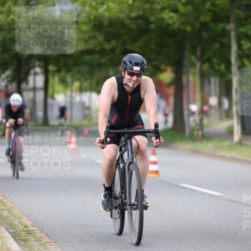10.08.2025 - GEWOBA Citytriathlon Bremen Yannick Fuchs http://msf.ph/oto/8543758 10.08.2025 12:52:08 Radfahren 604, 664, 708, 738, 891, 905, 973, 977, 1017, 1037 meine-sportfotos.de