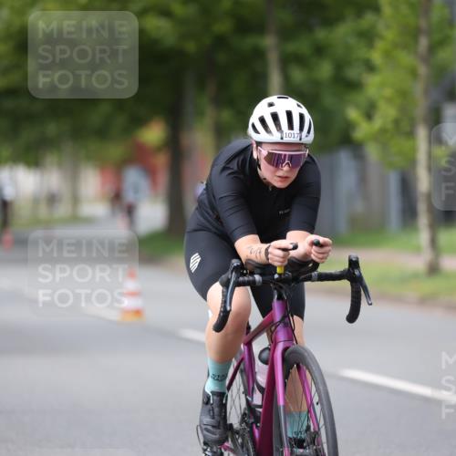 10.08.2025 - GEWOBA Citytriathlon Bremen Yannick Fuchs http://msf.ph/oto/8543782 10.08.2025 12:52:10 Radfahren 664, 708, 738, 891, 905, 973, 977, 1017, 1037 meine-sportfotos.de