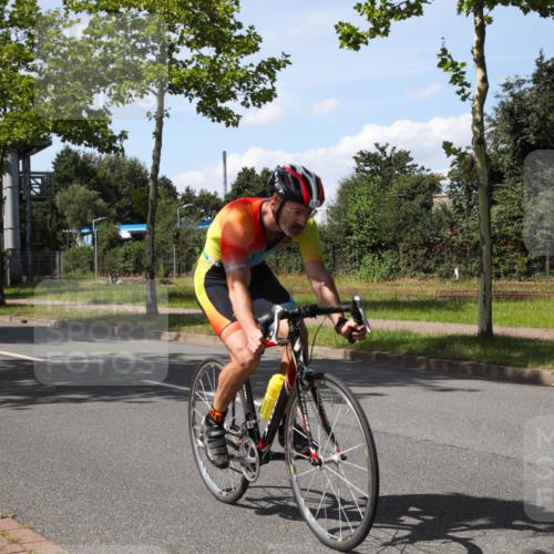 10.08.2025 - GEWOBA Citytriathlon Bremen Yannick Fuchs http://msf.ph/oto/8543792 10.08.2025 14:39:24 Radfahren 18, 84, 94, 101, 126, 130, 174, 281, 283, 334, 427 meine-sportfotos.de