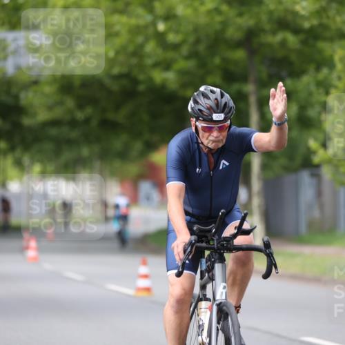 10.08.2025 - GEWOBA Citytriathlon Bremen Yannick Fuchs http://msf.ph/oto/8543822 10.08.2025 12:52:15 Radfahren 599, 603, 701, 708, 738, 834, 858, 891, 905, 973, 977, 1017, 1037 meine-sportfotos.de