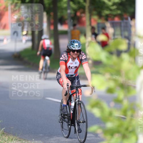 10.08.2025 - GEWOBA Citytriathlon Bremen Yannick Fuchs http://msf.ph/oto/8543827 10.08.2025 10:53:00 Radfahren 358, 379, 380, 382, 400, 413, 448 meine-sportfotos.de