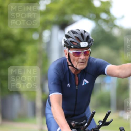 10.08.2025 - GEWOBA Citytriathlon Bremen Yannick Fuchs http://msf.ph/oto/8543834 10.08.2025 12:52:16 Radfahren 599, 603, 701, 708, 738, 834, 858, 891, 905, 973, 977, 1017, 1037 meine-sportfotos.de