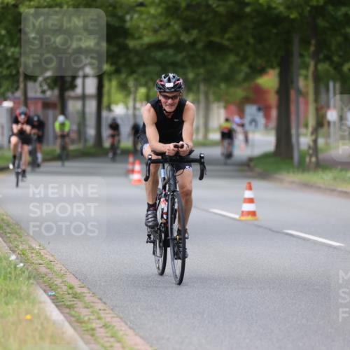 10.08.2025 - GEWOBA Citytriathlon Bremen Yannick Fuchs http://msf.ph/oto/8543840 10.08.2025 12:52:19 Radfahren 599, 603, 639, 701, 708, 738, 834, 858, 891, 905, 973, 977, 1017, 1037 meine-sportfotos.de