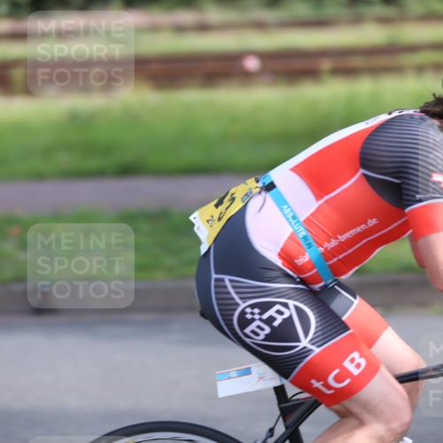 10.08.2025 - GEWOBA Citytriathlon Bremen Yannick Fuchs http://msf.ph/oto/8543842 10.08.2025 10:53:02 Radfahren 358, 379, 380, 382, 400, 413, 448 meine-sportfotos.de