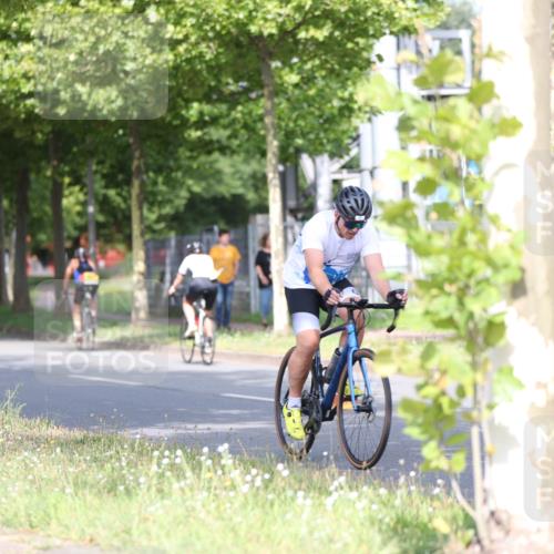 10.08.2025 - GEWOBA Citytriathlon Bremen Yannick Fuchs http://msf.ph/oto/8543853 10.08.2025 10:53:16 Radfahren 29, 225, 350, 358, 379, 380, 382, 404, 448, 502 meine-sportfotos.de