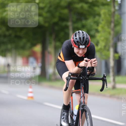 10.08.2025 - GEWOBA Citytriathlon Bremen Yannick Fuchs http://msf.ph/oto/8543858 10.08.2025 12:52:21 Radfahren 599, 603, 639, 701, 708, 738, 834, 858, 891, 905, 1017, 1037 meine-sportfotos.de