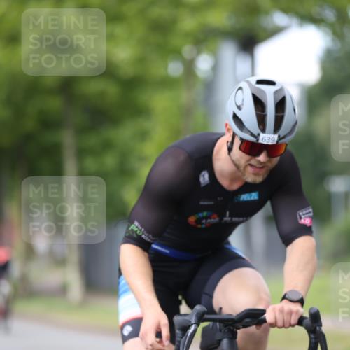 10.08.2025 - GEWOBA Citytriathlon Bremen Yannick Fuchs http://msf.ph/oto/8543940 10.08.2025 12:52:31 Radfahren 579, 599, 603, 639, 686, 701, 834, 858, 891 meine-sportfotos.de