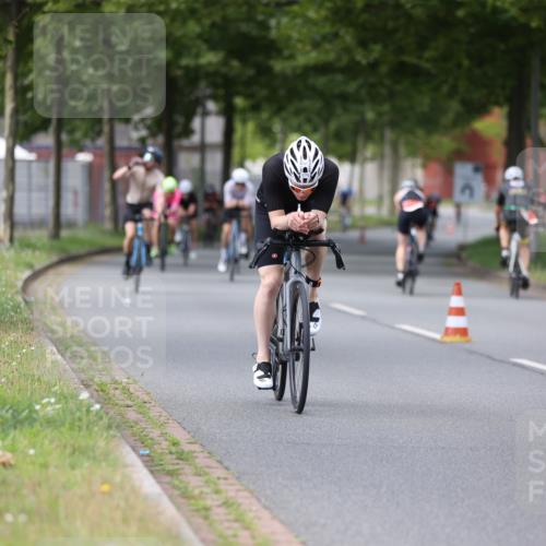10.08.2025 - GEWOBA Citytriathlon Bremen Yannick Fuchs http://msf.ph/oto/8543944 10.08.2025 12:52:41 Radfahren 565, 579, 635, 639, 642, 686, 763, 915, 919, 956 meine-sportfotos.de