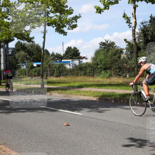 10.08.2025 - GEWOBA Citytriathlon Bremen Yannick Fuchs http://msf.ph/oto/8543946 10.08.2025 14:40:56 Radfahren 103, 142, 177, 186, 211, 224, 289, 432, 476, 477 meine-sportfotos.de