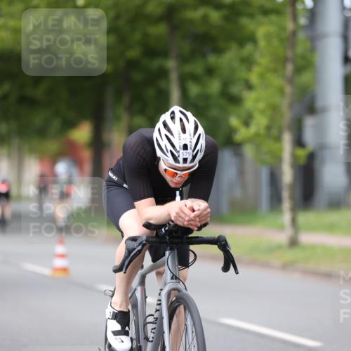 10.08.2025 - GEWOBA Citytriathlon Bremen Yannick Fuchs http://msf.ph/oto/8543953 10.08.2025 12:52:42 Radfahren 565, 579, 635, 639, 642, 686, 763, 915, 919, 956 meine-sportfotos.de