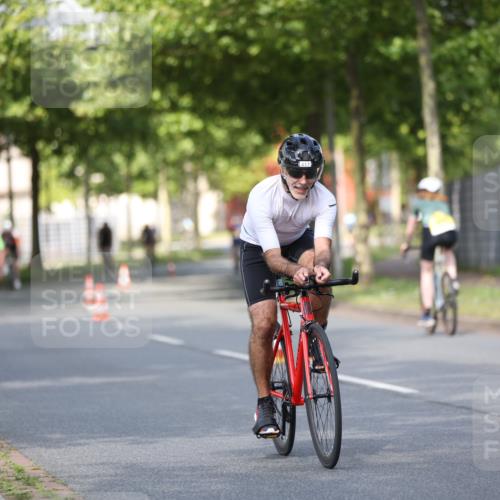 10.08.2025 - GEWOBA Citytriathlon Bremen Yannick Fuchs http://msf.ph/oto/8543957 10.08.2025 10:55:14 Radfahren 19, 163, 211, 219, 397, 418 meine-sportfotos.de