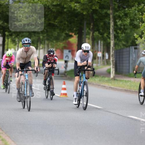 10.08.2025 - GEWOBA Citytriathlon Bremen Yannick Fuchs http://msf.ph/oto/8543963 10.08.2025 12:52:43 Radfahren 565, 579, 635, 639, 642, 686, 763, 915, 919, 956 meine-sportfotos.de