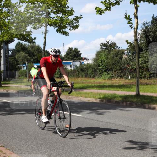 10.08.2025 - GEWOBA Citytriathlon Bremen Yannick Fuchs http://msf.ph/oto/8543966 10.08.2025 14:41:07 Radfahren 103, 142, 177, 204, 249, 253, 266, 353, 431, 432, 476, 477 meine-sportfotos.de