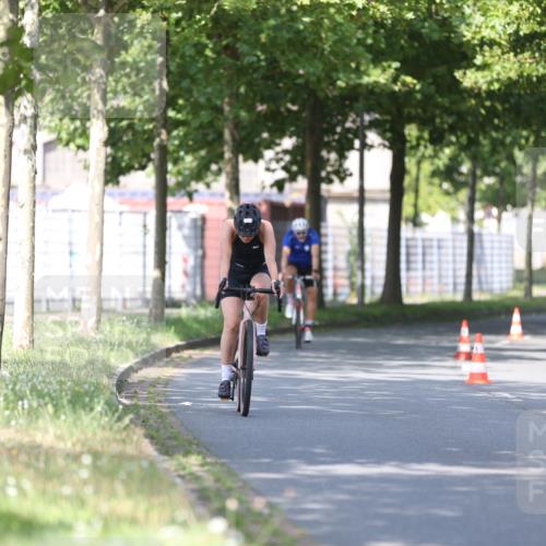 10.08.2025 - GEWOBA Citytriathlon Bremen Yannick Fuchs http://msf.ph/oto/8544024 10.08.2025 10:55:39 Radfahren 117, 444, 480 meine-sportfotos.de