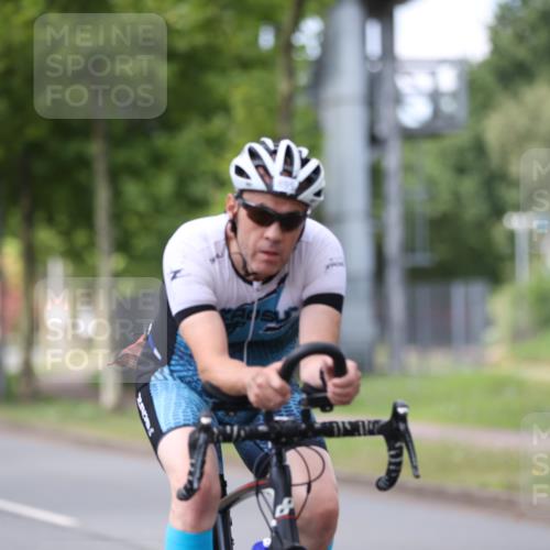 10.08.2025 - GEWOBA Citytriathlon Bremen Yannick Fuchs http://msf.ph/oto/8544054 10.08.2025 12:53:06 Radfahren 734, 833, 895, 915 meine-sportfotos.de