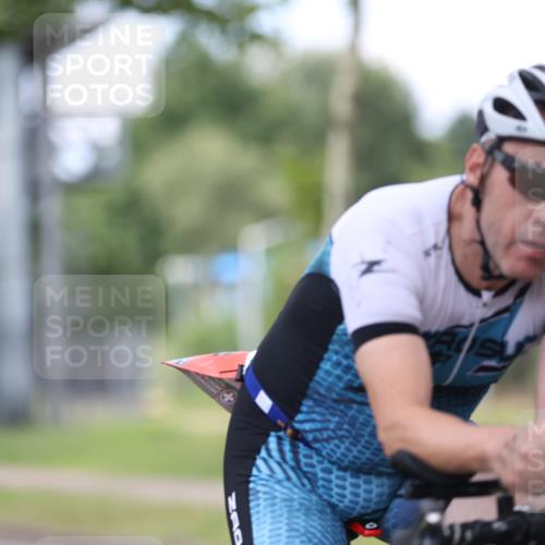 10.08.2025 - GEWOBA Citytriathlon Bremen Yannick Fuchs http://msf.ph/oto/8544059 10.08.2025 12:53:06 Radfahren 734, 833, 895, 915 meine-sportfotos.de