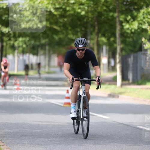 10.08.2025 - GEWOBA Citytriathlon Bremen Yannick Fuchs http://msf.ph/oto/8544071 10.08.2025 12:53:15 Radfahren 570, 734, 759, 833, 872, 895 meine-sportfotos.de