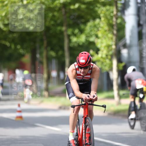 10.08.2025 - GEWOBA Citytriathlon Bremen Yannick Fuchs http://msf.ph/oto/8544091 10.08.2025 12:53:18 Radfahren 570, 734, 759, 833, 872, 902, 966 meine-sportfotos.de