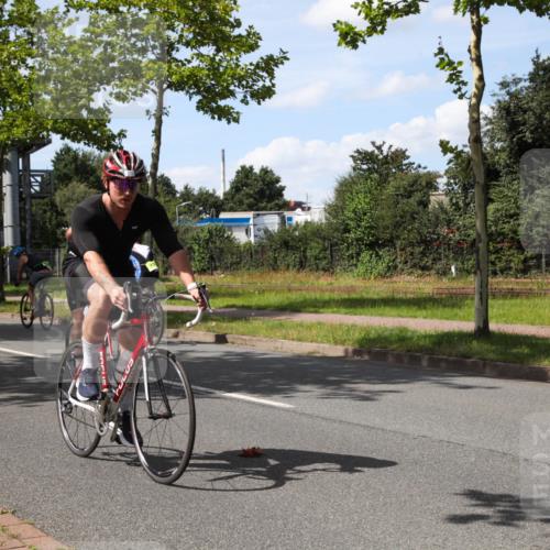 10.08.2025 - GEWOBA Citytriathlon Bremen Yannick Fuchs http://msf.ph/oto/8544093 10.08.2025 14:42:25 Radfahren 19, 145, 288, 303, 488 meine-sportfotos.de