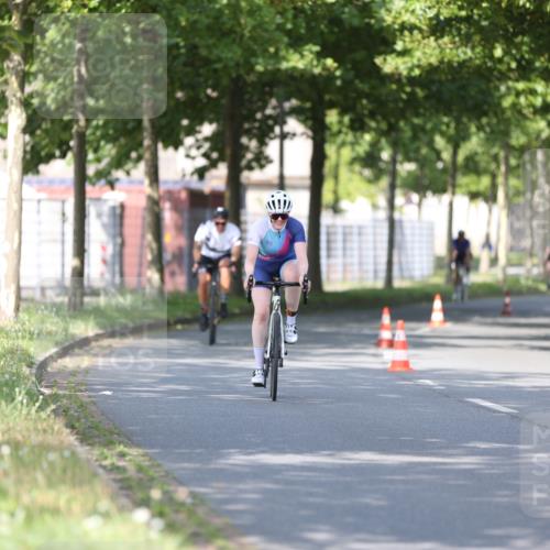 10.08.2025 - GEWOBA Citytriathlon Bremen Yannick Fuchs http://msf.ph/oto/8544099 10.08.2025 10:55:59 Radfahren 69, 93, 99, 119, 207, 466, 480, 485, 497 meine-sportfotos.de