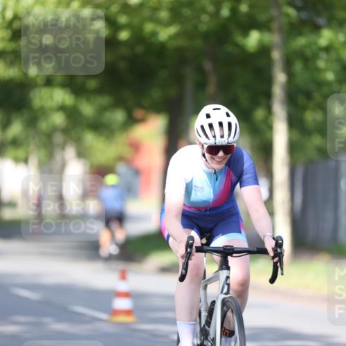 10.08.2025 - GEWOBA Citytriathlon Bremen Yannick Fuchs http://msf.ph/oto/8544113 10.08.2025 10:56:01 Radfahren 69, 93, 99, 119, 207, 466, 485, 497 meine-sportfotos.de