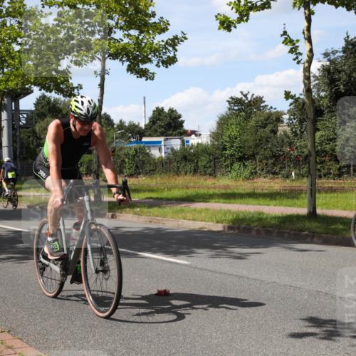 10.08.2025 - GEWOBA Citytriathlon Bremen Yannick Fuchs http://msf.ph/oto/8544148 10.08.2025 14:43:20 Radfahren 157, 205, 234, 251, 311, 462 meine-sportfotos.de