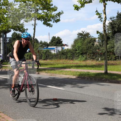 10.08.2025 - GEWOBA Citytriathlon Bremen Yannick Fuchs http://msf.ph/oto/8544154 10.08.2025 14:43:23 Radfahren 109, 157, 234, 251, 311, 462 meine-sportfotos.de