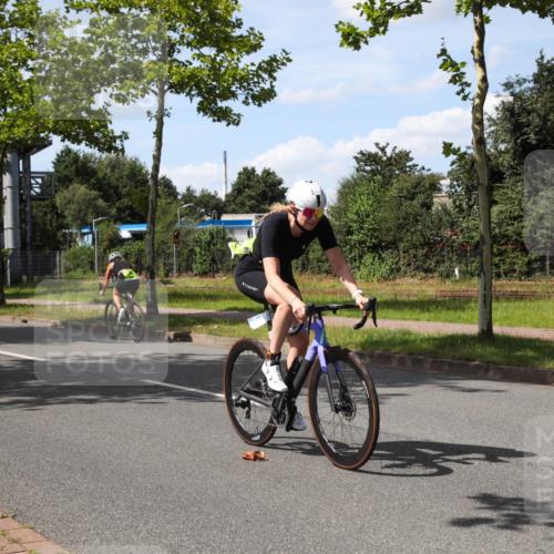 10.08.2025 - GEWOBA Citytriathlon Bremen Yannick Fuchs http://msf.ph/oto/8544157 10.08.2025 14:43:24 Radfahren 109, 157, 234, 251, 311, 462 meine-sportfotos.de