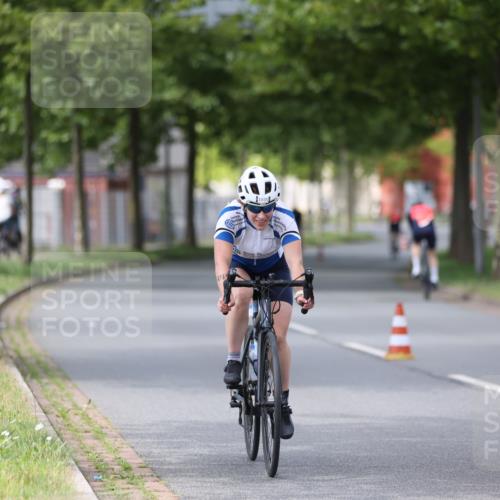 10.08.2025 - GEWOBA Citytriathlon Bremen Yannick Fuchs http://msf.ph/oto/8544204 10.08.2025 12:53:36 Radfahren 631, 739, 759, 872, 902, 933, 966, 1035 meine-sportfotos.de