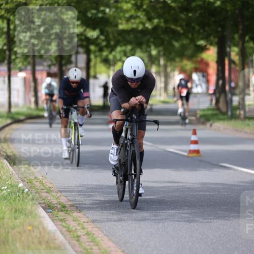 10.08.2025 - GEWOBA Citytriathlon Bremen Yannick Fuchs http://msf.ph/oto/8544232 10.08.2025 12:54:02 Radfahren 742, 750, 797, 1006, 1032, 1039 meine-sportfotos.de