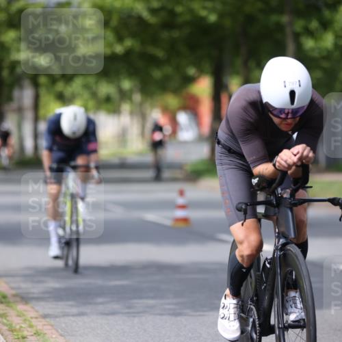 10.08.2025 - GEWOBA Citytriathlon Bremen Yannick Fuchs http://msf.ph/oto/8544240 10.08.2025 12:54:02 Radfahren 742, 750, 797, 1006, 1032, 1039 meine-sportfotos.de