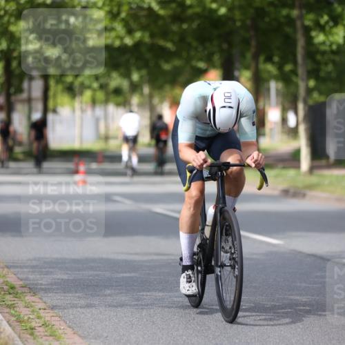 10.08.2025 - GEWOBA Citytriathlon Bremen Yannick Fuchs http://msf.ph/oto/8544257 10.08.2025 12:54:05 Radfahren 742, 750, 797, 1006, 1032, 1039 meine-sportfotos.de