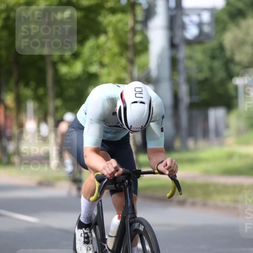10.08.2025 - GEWOBA Citytriathlon Bremen Yannick Fuchs http://msf.ph/oto/8544262 10.08.2025 12:54:05 Radfahren 742, 750, 797, 1006, 1032, 1039 meine-sportfotos.de