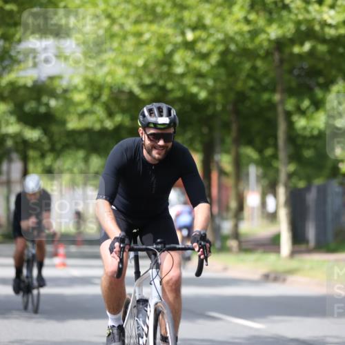 10.08.2025 - GEWOBA Citytriathlon Bremen Yannick Fuchs http://msf.ph/oto/8544268 10.08.2025 12:54:09 Radfahren 707, 740, 742, 750, 797, 1006, 1032, 1039 meine-sportfotos.de