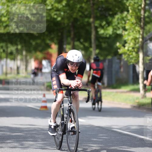 10.08.2025 - GEWOBA Citytriathlon Bremen Yannick Fuchs http://msf.ph/oto/8544315 10.08.2025 12:54:16 Radfahren 618, 707, 740, 742, 750, 797, 1006, 1032, 1039 meine-sportfotos.de