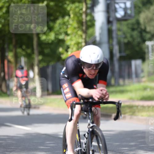 10.08.2025 - GEWOBA Citytriathlon Bremen Yannick Fuchs http://msf.ph/oto/8544322 10.08.2025 12:54:16 Radfahren 618, 707, 740, 742, 750, 797, 1006, 1032, 1039 meine-sportfotos.de