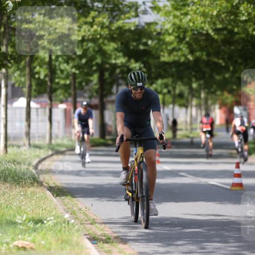 10.08.2025 - GEWOBA Citytriathlon Bremen Yannick Fuchs http://msf.ph/oto/8544329 10.08.2025 12:54:19 Radfahren 582, 618, 707, 740, 742, 750, 789, 1006, 1039 meine-sportfotos.de
