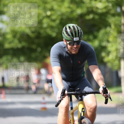 10.08.2025 - GEWOBA Citytriathlon Bremen Yannick Fuchs http://msf.ph/oto/8544339 10.08.2025 12:54:20 Radfahren 580, 582, 618, 707, 740, 742, 750, 789, 1006, 1039 meine-sportfotos.de