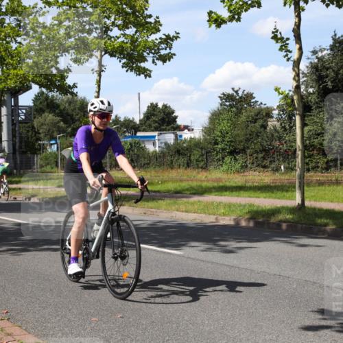 10.08.2025 - GEWOBA Citytriathlon Bremen Yannick Fuchs http://msf.ph/oto/8544350 10.08.2025 14:49:17 Radfahren 351, 373, 401, 403 meine-sportfotos.de