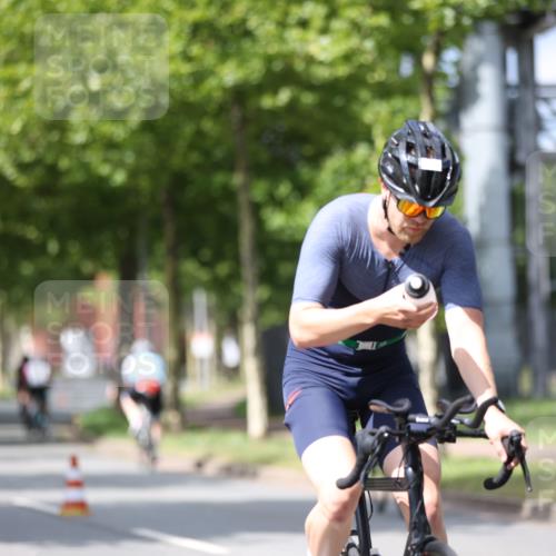 10.08.2025 - GEWOBA Citytriathlon Bremen Yannick Fuchs http://msf.ph/oto/8544356 10.08.2025 12:54:22 Radfahren 580, 582, 618, 707, 740, 750, 789, 826, 1006 meine-sportfotos.de