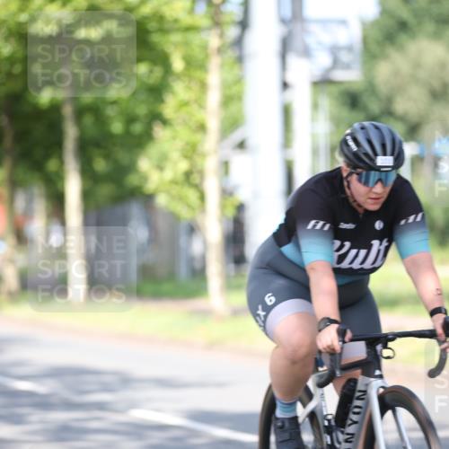 10.08.2025 - GEWOBA Citytriathlon Bremen Yannick Fuchs http://msf.ph/oto/8544361 10.08.2025 10:57:06 Radfahren 5, 77, 101, 233, 454, 501 meine-sportfotos.de