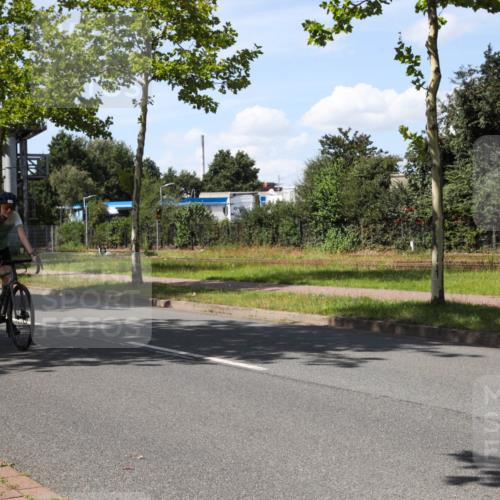 10.08.2025 - GEWOBA Citytriathlon Bremen Yannick Fuchs http://msf.ph/oto/8544431 10.08.2025 14:50:13 Radfahren 120, 293, 352, 356, 400, 410, 504 meine-sportfotos.de