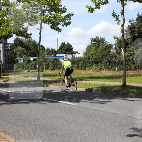10.08.2025 - GEWOBA Citytriathlon Bremen Yannick Fuchs http://msf.ph/oto/8544484 10.08.2025 14:51:03 Radfahren 275, 379, 411, 470, 494 meine-sportfotos.de
